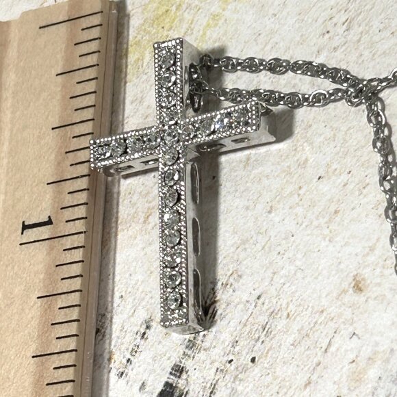 Sparkling Silver Clear Crystal Cross Pendant Necklace With Chain - Picture 10 of 11
